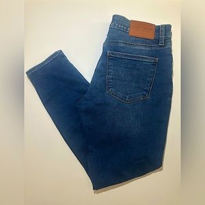 Lucky Brand low rise skinny jeans!!